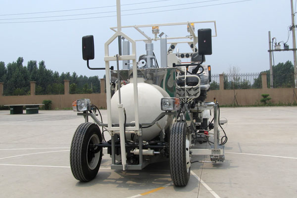 AC-BTSC thermoplastic road marking machine 01
