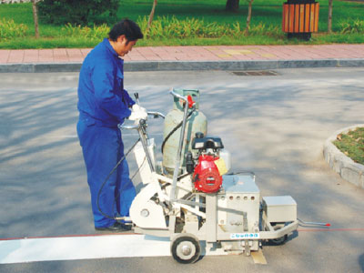 AC-SPTP Self-propelled Thermoplastic Screeding Pedestrian Road Marking Machine