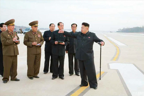 Kim Jong UN Visit Pyongyang Sunan International Airport, Check the Runway Markings