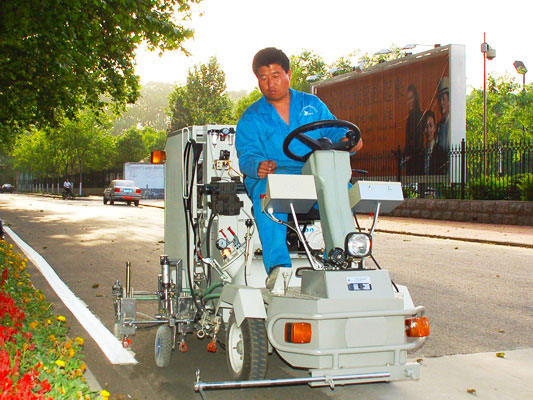 AC-STC small two component road marking machine 03