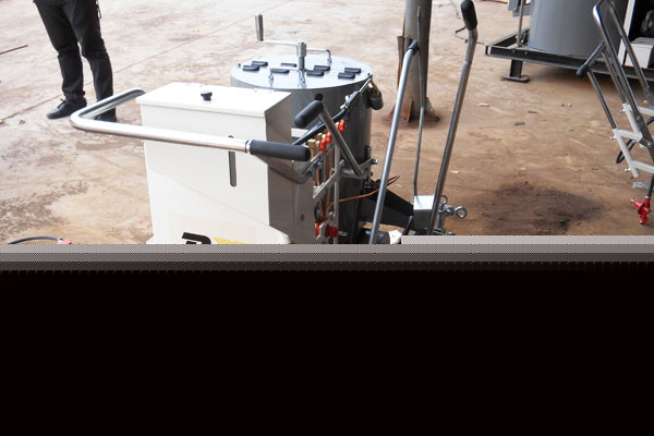 AC-HPT road lines coating machine packed
